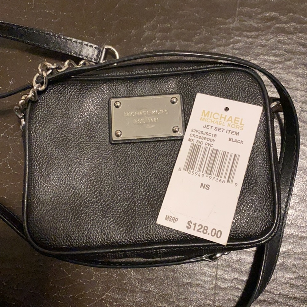 Crossbody - Picture 6 of 7